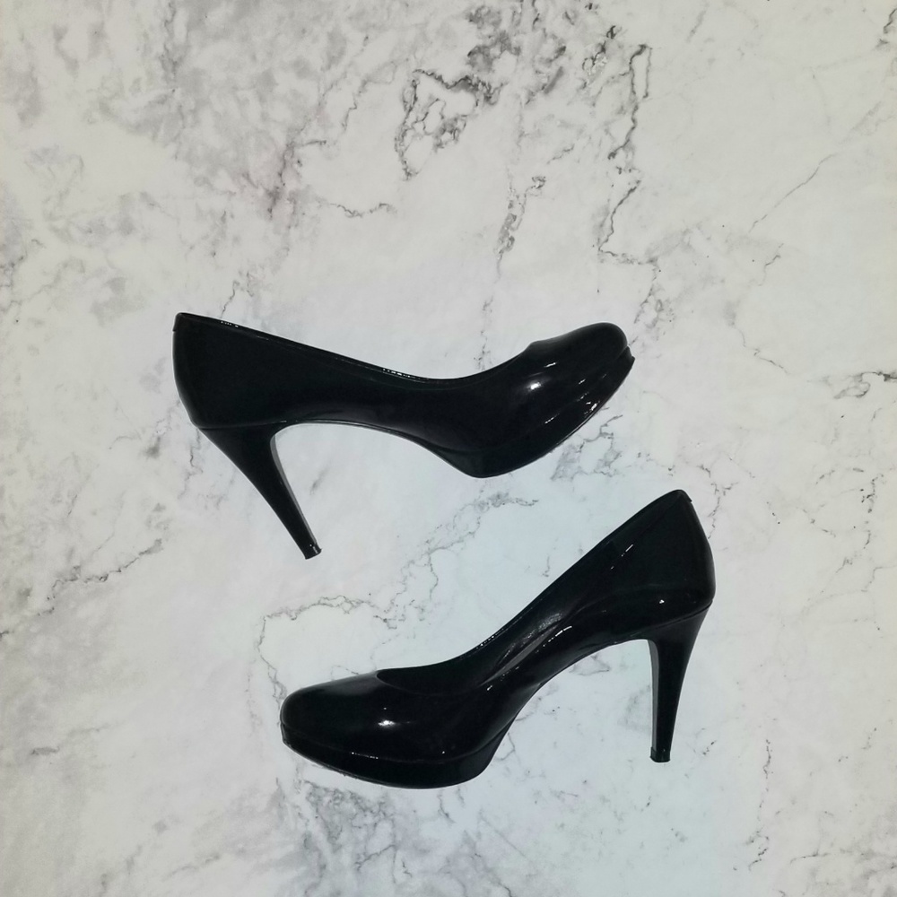 [Vince Camuto] "Zella" Black Patent Leather Heels - Picture 6 of 8